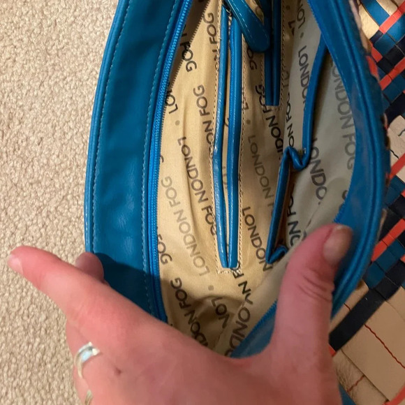 London Fog Oxford Tunnel Clutch - Picture 2 of 4